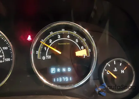 2016 Jeep Compass Latitude z USA, uszkodzony, nr VIN 1C4NJDEB5GD587688